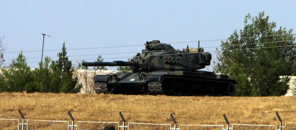 Tanque turco cerca la frontera con Irak (archivo) - Sputnik Mundo