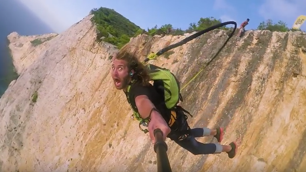 Un salto de infarto y mucha adrenalina - Sputnik Mundo