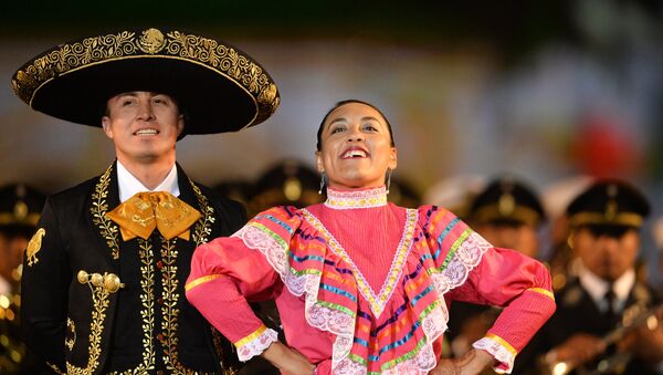 Orquesta Monumental Militar Mexicana durante la preparación para el festival de la Torre Spasskaya en la Plaza Roja - Sputnik Mundo