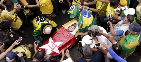 Fracaso de las manifestaciones a favor del impeachment de Dilma Rousseff - Sputnik Mundo