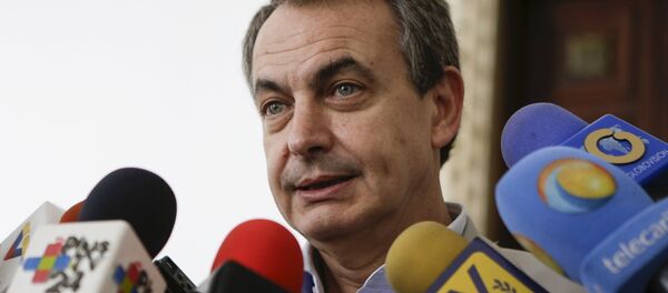 Former Spanish Prime Minister Jose Luis Rodriguez Zapatero addresses the media after a meeting with Venezuela's foreign minister Delcy Rodriguez in Caracas, December 8, 2015. - Sputnik Mundo