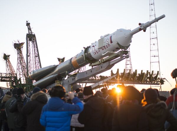 El lanzamiento de la nave espacial Soyuz TMA-19M desde el cosmódromo Baikonur - Sputnik Mundo