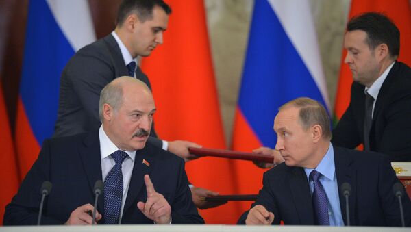 Presidente de Bielorrusia, Alexandr Lukashenko y presidente de Rusia, Vladímir Putin - Sputnik Mundo