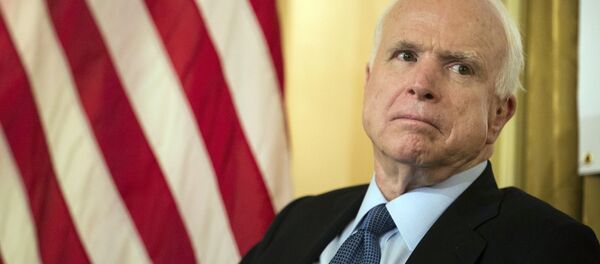 John McCain, senador de EEUU - Sputnik Mundo