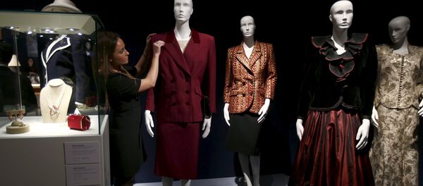 Objetos personales de Margaret Thatcher ofertados por la casa de subasta Christie's - Sputnik Mundo