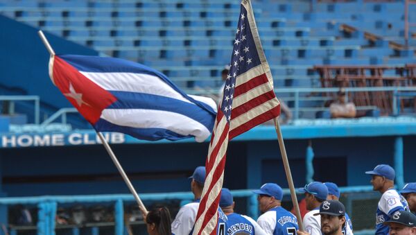 US Penn State university baseball team before a game with Cuban Industriales team at the Latin American stadium in Havana - Sputnik Mundo