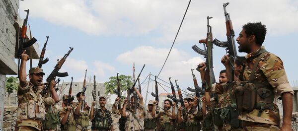 Soldados leales al Gobierno de Yemen en la ciudad de Taiz - Sputnik Mundo