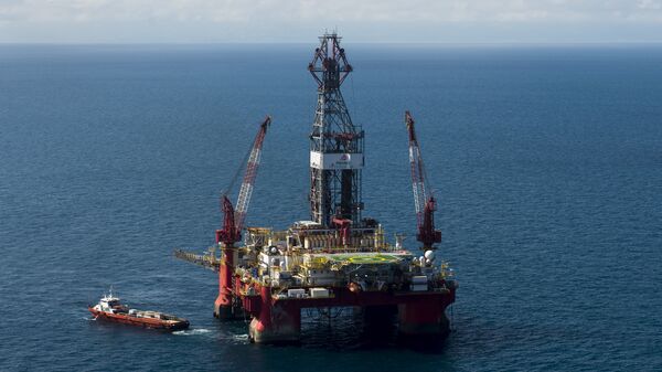 Aerial view of the Centenario exploration oil rig, operated by Mexican company Grupo R and working for Mexico's state-owned oil company PEMEX, in the Gulf of Mexico on August 30, 2013. - Sputnik Mundo