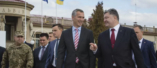 Secretario general de la OTAN Jens Stoltenberg y presidente de Ucrania Petró Poroshenko Secretario general de la OTAN Jens Stoltenberg y presidente de Ucrania Petró Poroshenko - Sputnik Mundo
