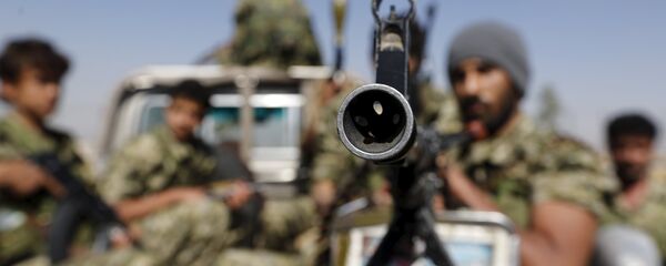 Rebeldes hutíes en Saná, capital yemení - Sputnik Mundo