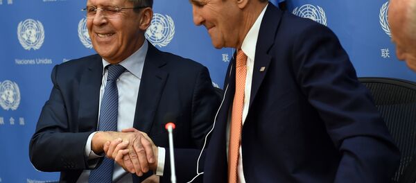 Ministro de Exteriores de Rusia, Serguéi Lavrov, y secretario de Estado de EEUU, John Kerry - Sputnik Mundo