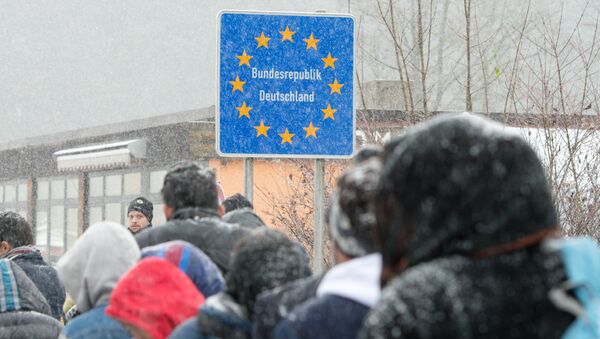 Refugiados en frontera entre Austria y Alemania (archivo) - Sputnik Mundo