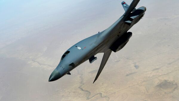 Caza B-1B Lancer durante la operación Inherent Resolve - Sputnik Mundo