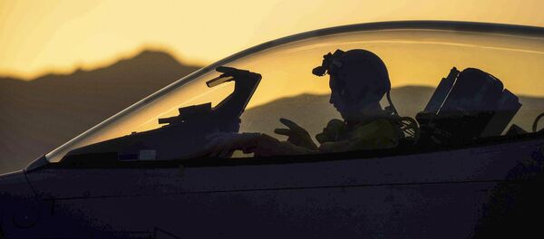 Piloto de la coalición internacional contra Daesh (archivo) - Sputnik Mundo