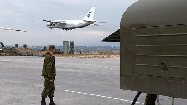 Militares rusos en la base aérea siria de Hmeimim - Sputnik Mundo