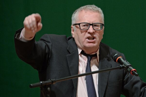 El 6 de abril murió Vladímir Zhirinovski, líder del Partido Liberal-Demócrata de Rusia (LDPR), el primer partido registrado en el país. El político participó en casi todas las elecciones presidenciales de la Rusia moderna y fue famoso por la exactitud de sus predicciones políticas. El 22 de diciembre del 2021 pronosticó que 2022 &quot;no será un año pacífico, será el año en que Rusia volverá a ser una potencia&quot;. - Sputnik Mundo