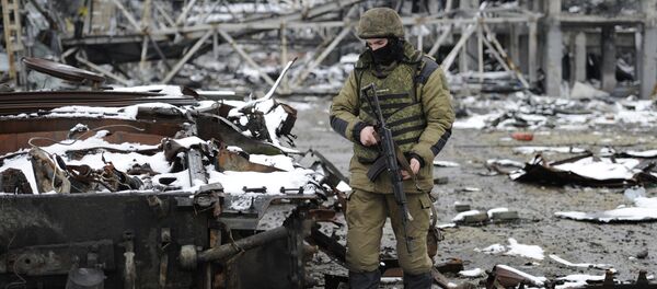 Combates en Donbás - Sputnik Mundo