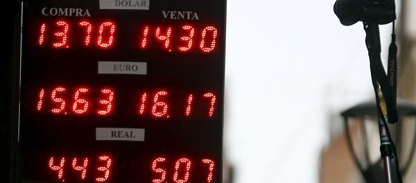 Devaluación del peso argentino - Sputnik Mundo