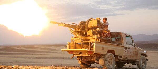 Miembros de los Comités de Resistencia Popular que apoyan al presidente de Yemen Abd Rabbuh Mansur al-Hadi, cerca de la ciudad de Saná - Sputnik Mundo