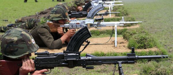 Soldados nocrcoreanos durante maniobras Soldados nocrcoreanos durante maniobras - Sputnik Mundo