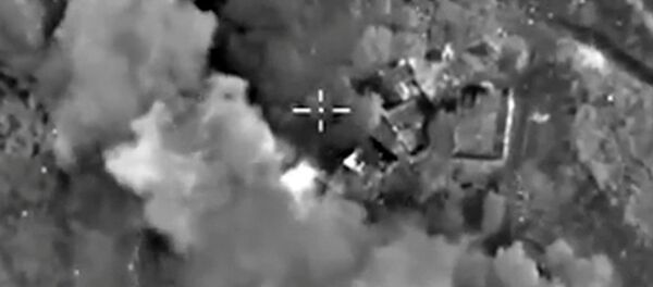 Bombardeos de posicioines de Daesh en Siria - Sputnik Mundo
