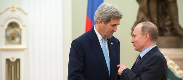 Secretario de Estado de EEUU, John Kerry y presidente de Rusia, Vladímir Putin (archivo) - Sputnik Mundo
