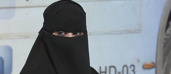 Mujer saudí (archivo) - Sputnik Mundo