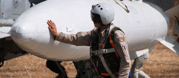 Piloto ruso en la base aérea de Hmeymim - Sputnik Mundo