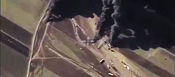 Destrucción de los camiones cisternas de Daesh - Sputnik Mundo