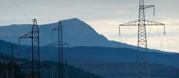 Líneas de la transmisión eléctrica de Crimea Líneas de la transmisión eléctrica de Crimea - Sputnik Mundo
