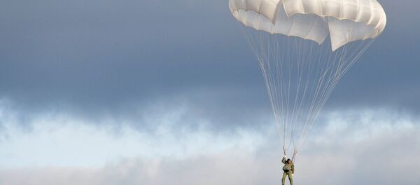 Paracaidista ruso - Sputnik Mundo