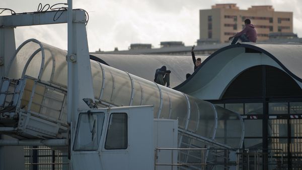 Inmigrantes ilegales en Ceuta (archivo) Inmigrantes ilegales en Ceuta (archivo) - Sputnik Mundo