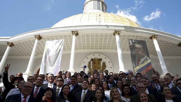 Diputados de MUD frente de Asamblea Nacional - Sputnik Mundo