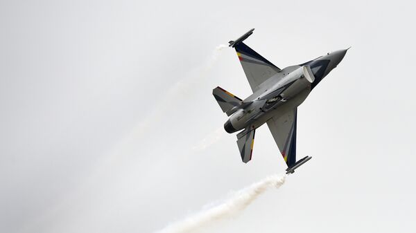 Caza F-16 de las Fuerzas Aéras de Bélgica - Sputnik Mundo