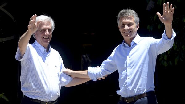 Presidente de Uruguay, Tabaré Vázquez y presidente de Argentina, Mauricio Macri - Sputnik Mundo