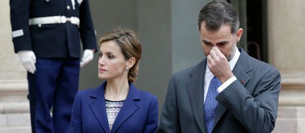 El rey de España, Felipe VI, y su esposa, reina Letizia (Archivo) - Sputnik Mundo