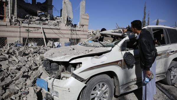 Consecuencias de los bombardeos de la coalición árabe en Yemen Consecuencias de los bombardeos de la coalición árabe en Yemen - Sputnik Mundo