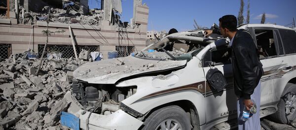 Consecuencias de los bombardeos de la coalición árabe en Yemen - Sputnik Mundo