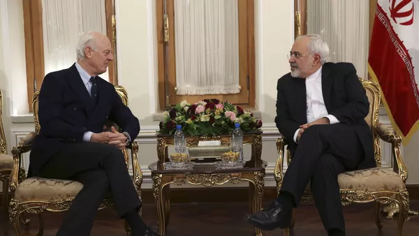 Enviado especial de la ONU en Siria, Staffan de Mistura, y ministro de Exteriores de Irán, Javad Zarif - Sputnik Mundo