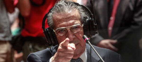 El ex general Efraín Ríos Montt dando testimonio durante el juicio (archivo) - Sputnik Mundo