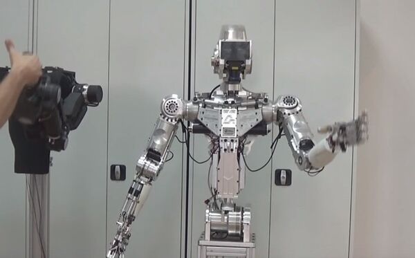 Un robot avatar desarrollado por la empresa rusa Android Techniques - Sputnik Mundo