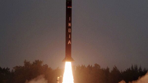 The Nuclear capable Agni-I strategic ballistic missile - Sputnik Mundo