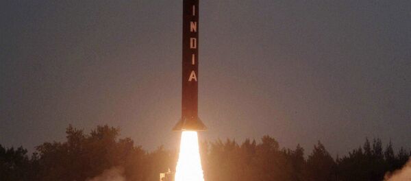 The Nuclear capable Agni-I strategic ballistic missile - Sputnik Mundo
