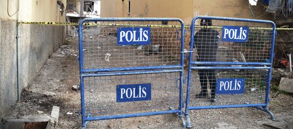 Lugar del atentado en la provincia turca de Diyarbakir - Sputnik Mundo