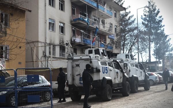 La comisaría cerca de la cual detonó la coche bomba - Sputnik Mundo