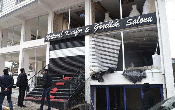 La explosión causó daños graves a los edificios cercanos - Sputnik Mundo