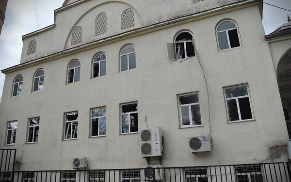 La mezquita afectada por la explosión - Sputnik Mundo