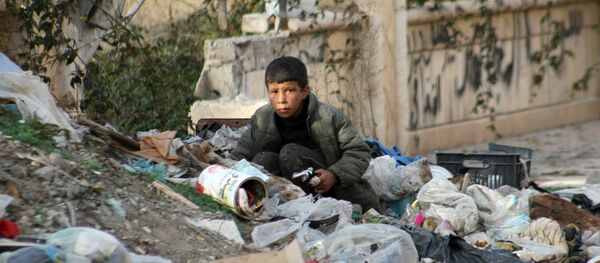 Niño sirio en la ciudad de Deir Ezzor - Sputnik Mundo
