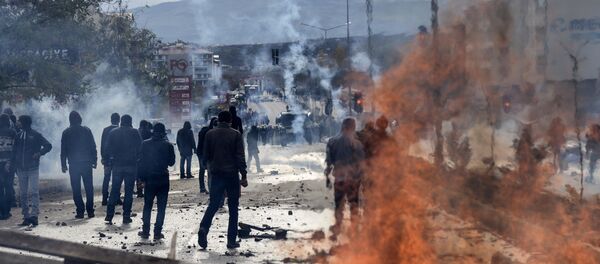 Enfrentamientos entre los alauitas kurdos y policía turca (archivo) - Sputnik Mundo