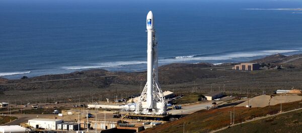 Cohete Falcon 9 con satélite Jason-3 - Sputnik Mundo